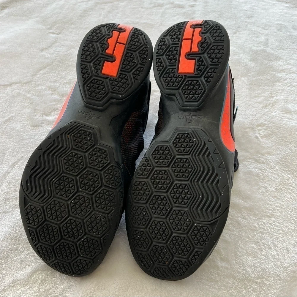 NIKE Lebron Zoom Soldier 9 Sneakers